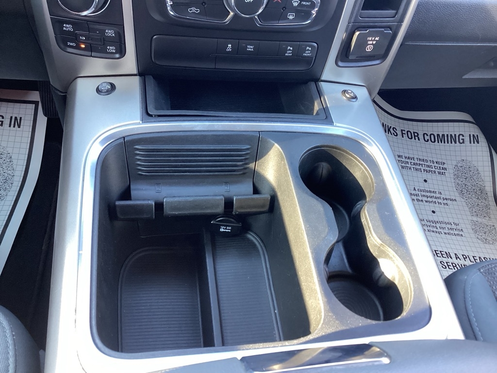 RAM 1500 SLT Crew Cab SWB 4WD 2018