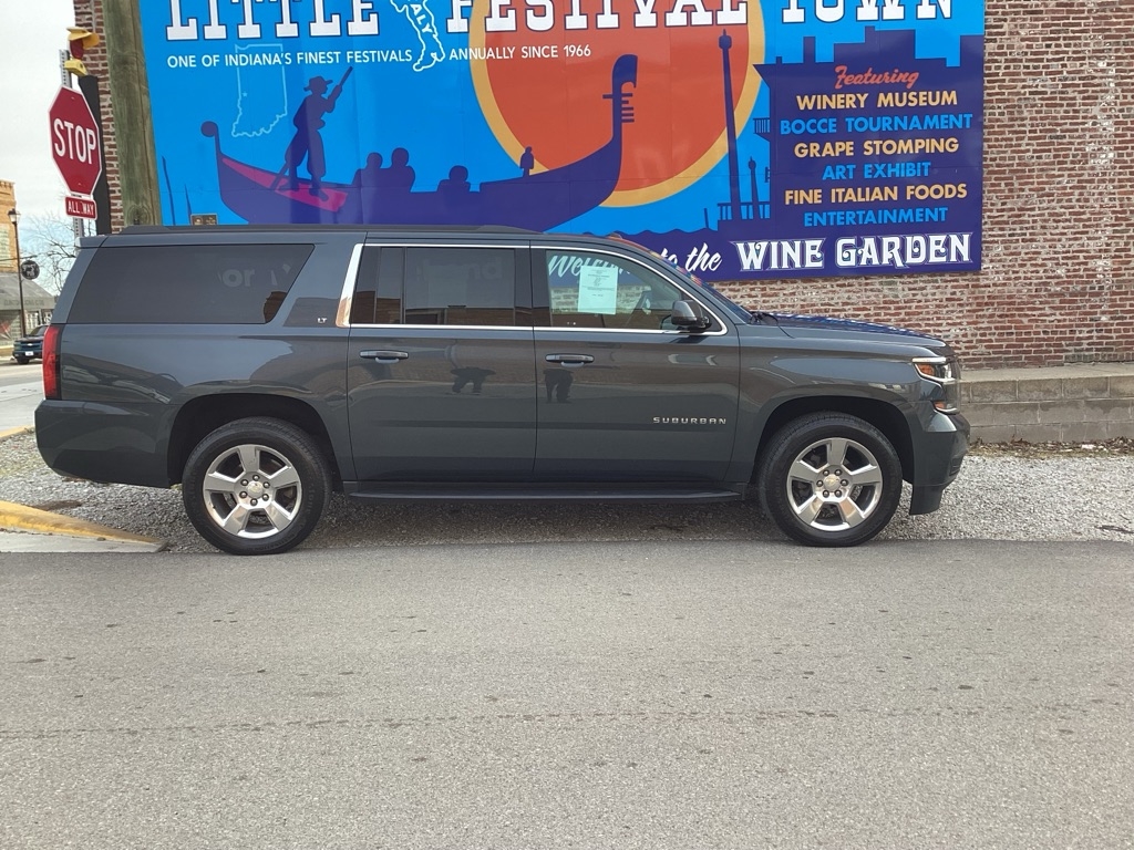 Chevrolet Suburban LT 4WD 2019