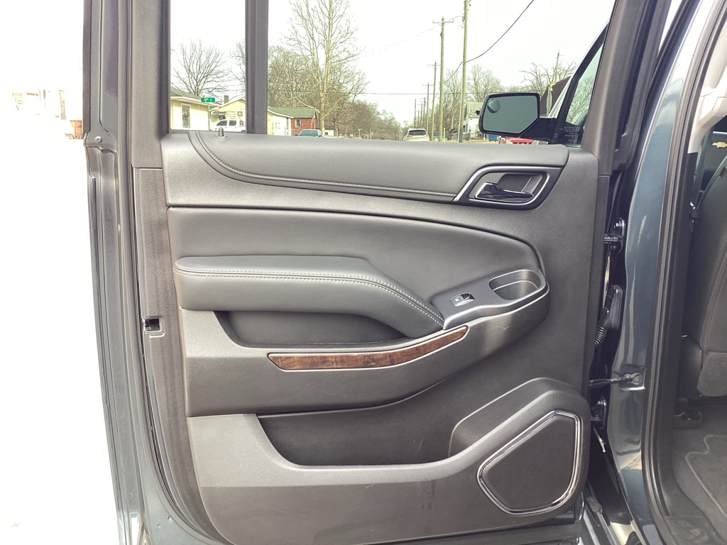 Chevrolet Suburban LT 4WD 2019