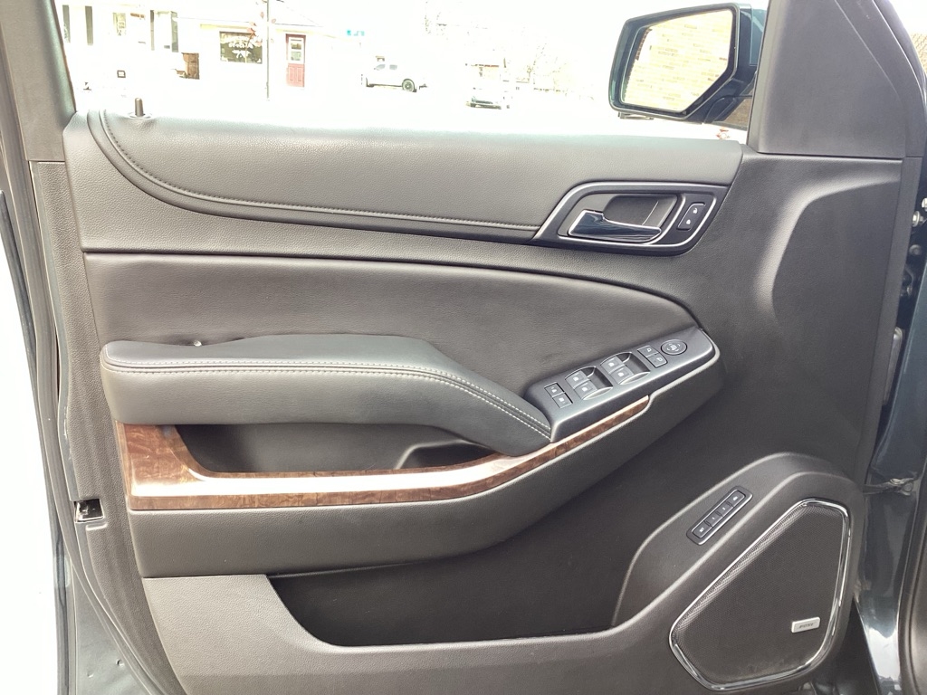 Chevrolet Suburban LT 4WD 2019