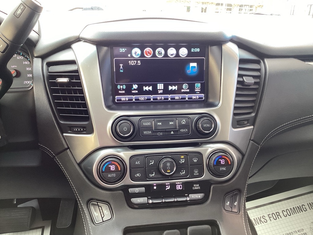 Chevrolet Suburban LT 4WD 2019