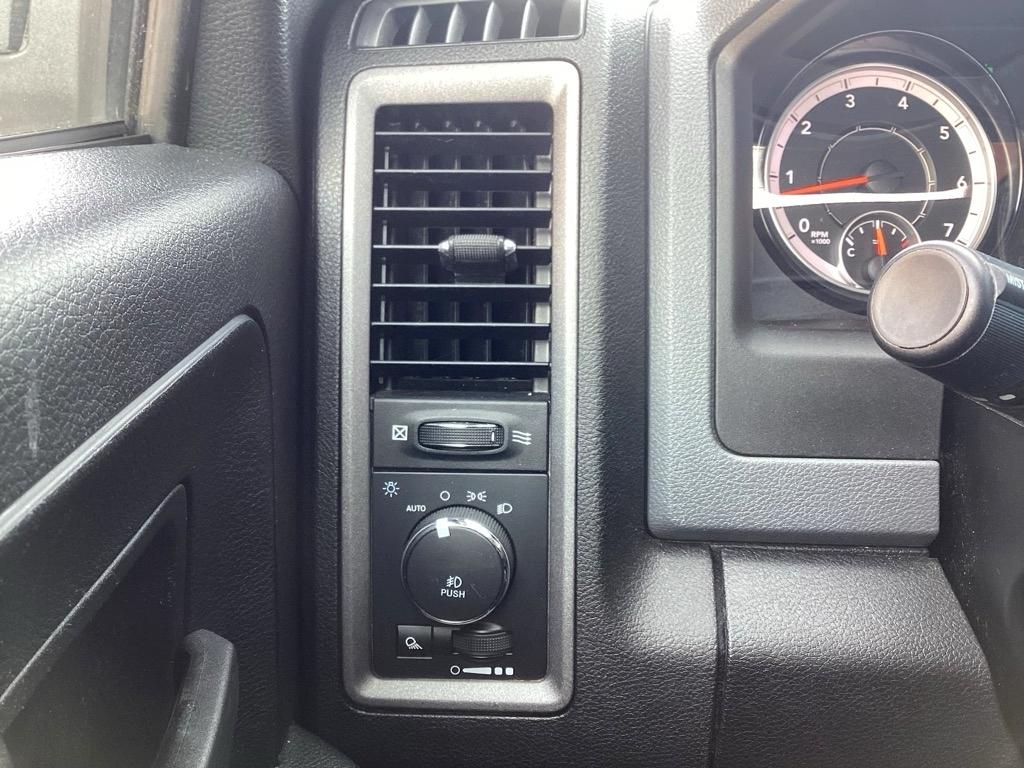 RAM 1500 Classic Tradesman Quad Cab 4WD 2019