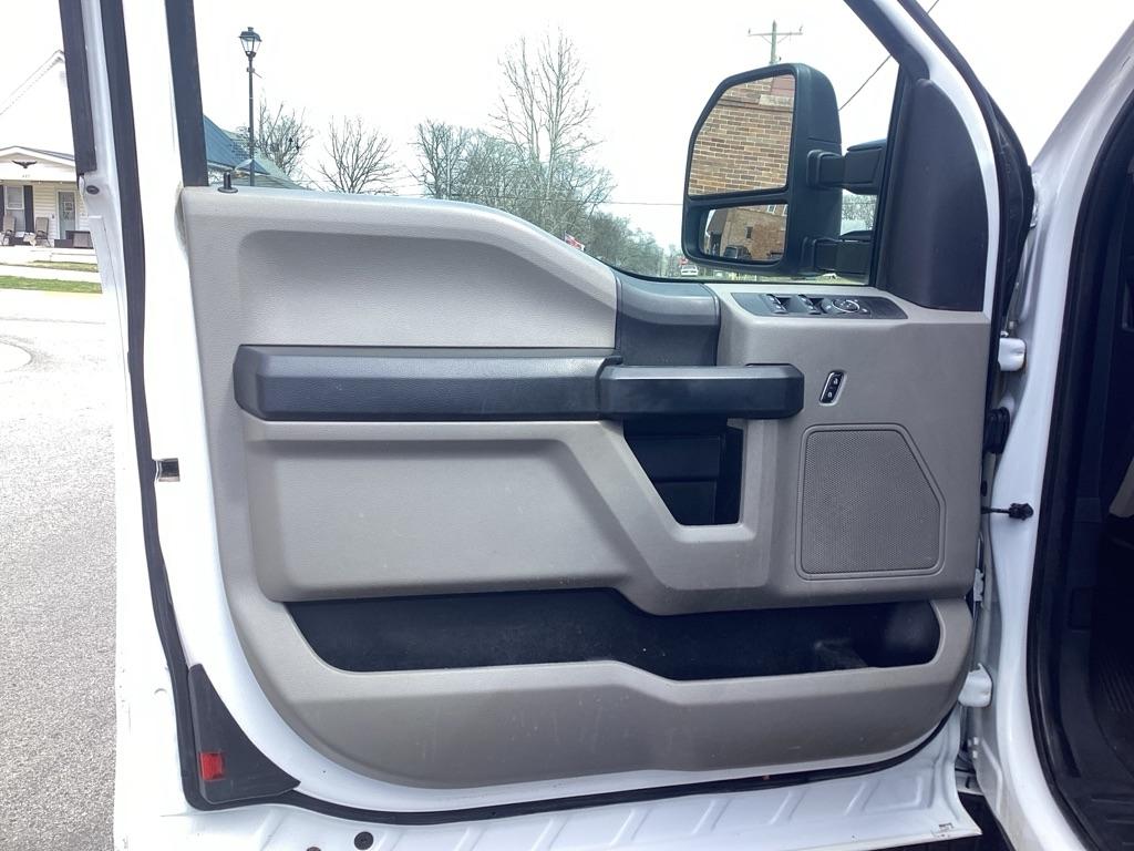 Ford F-350 SD XL SuperCab 4WD 2022