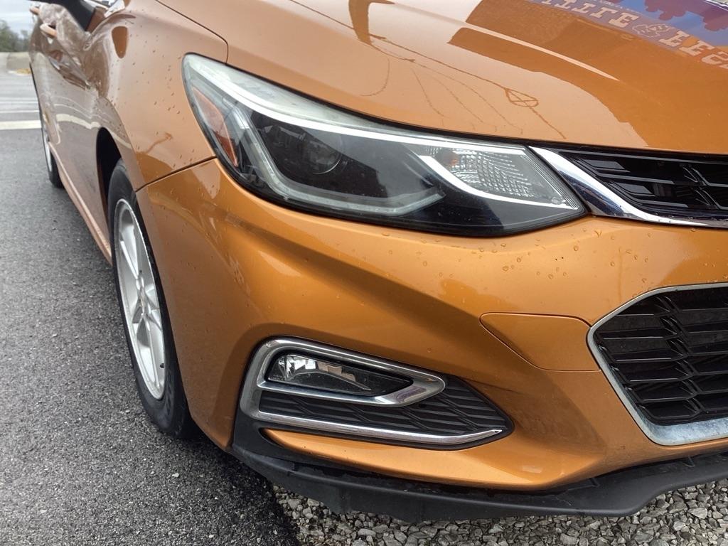 Chevrolet Cruze LT Auto Hatchback 2017