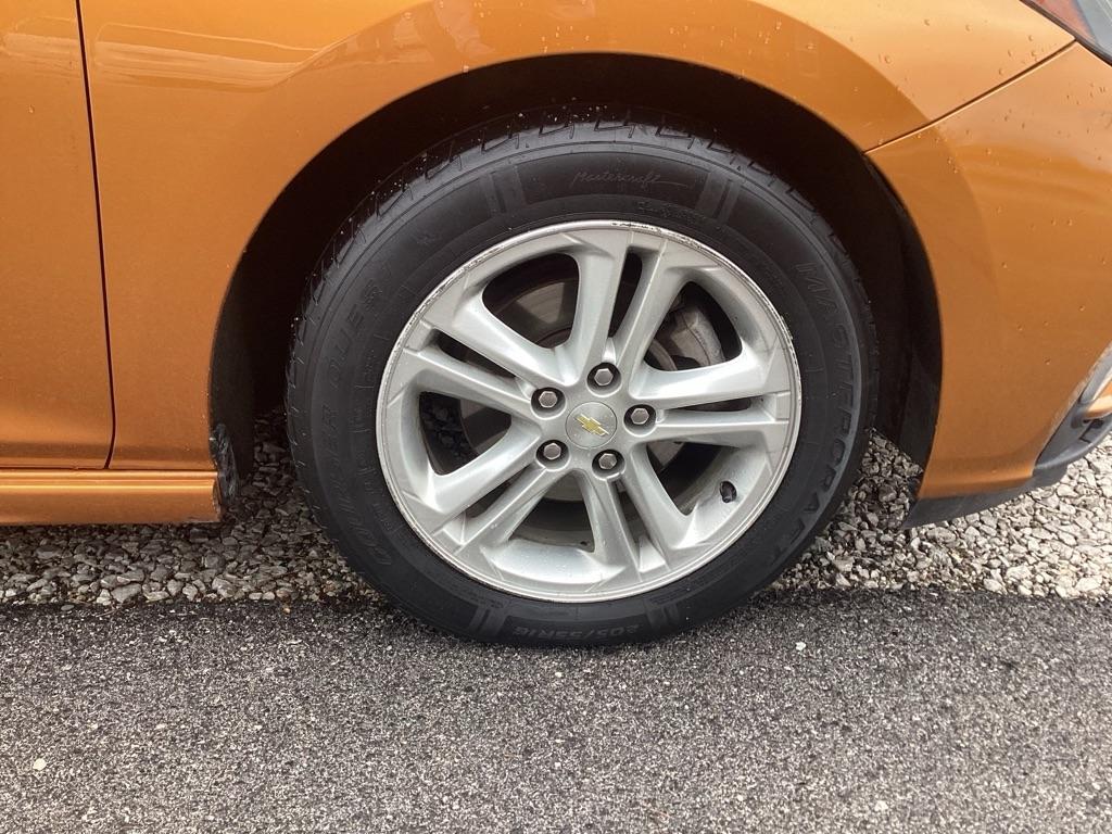 Chevrolet Cruze LT Auto Hatchback 2017