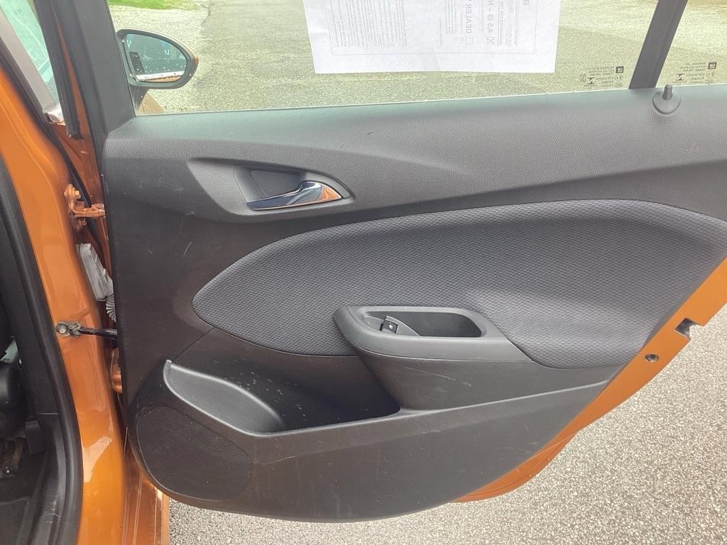 Chevrolet Cruze LT Auto Hatchback 2017