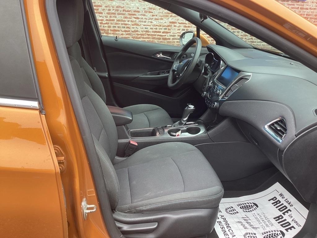 Chevrolet Cruze LT Auto Hatchback 2017