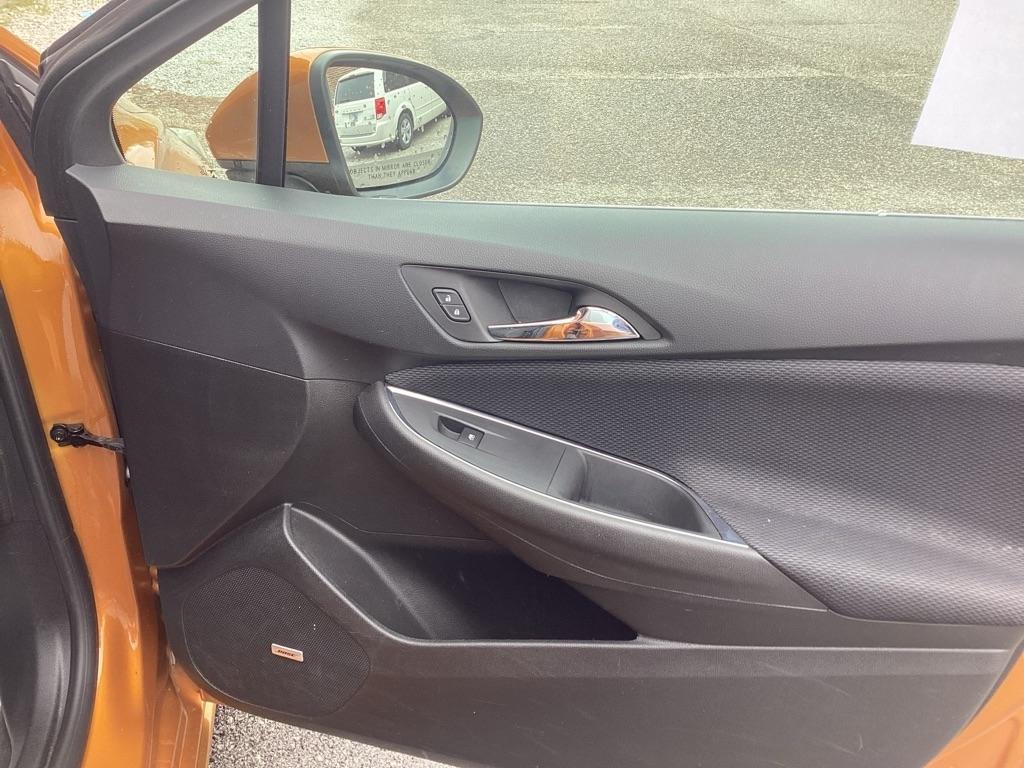 Chevrolet Cruze LT Auto Hatchback 2017