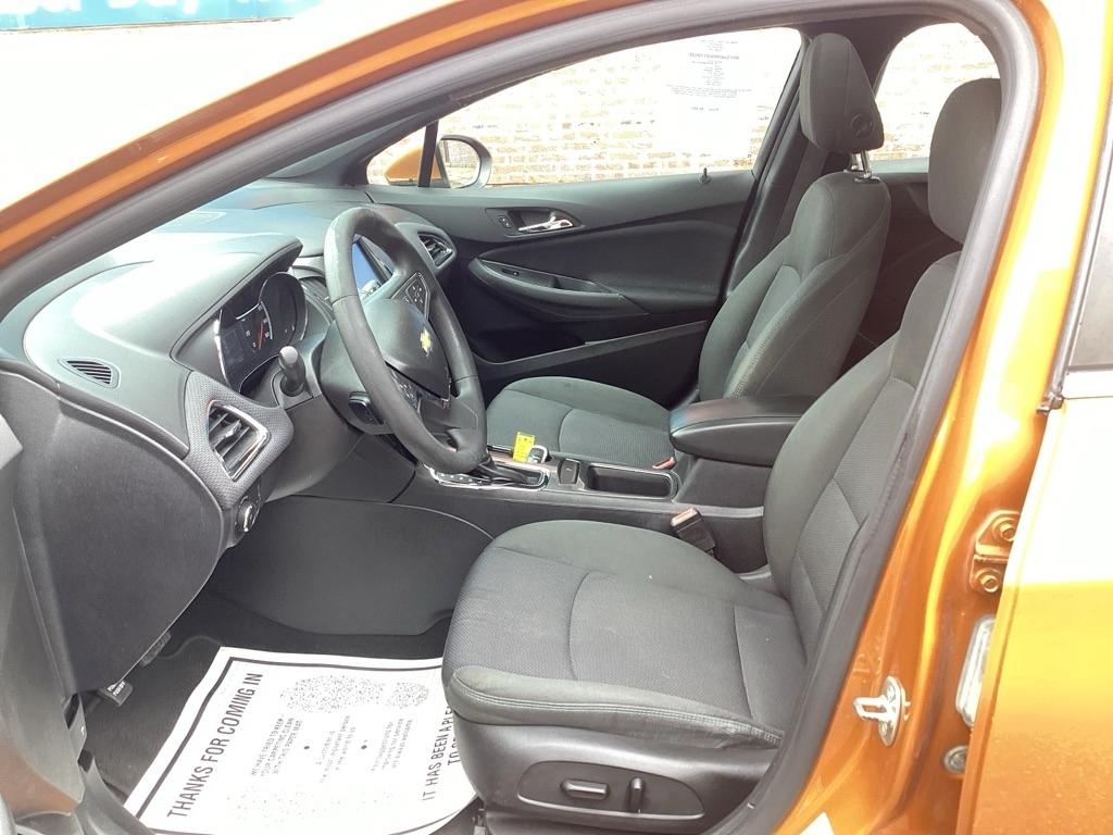 Chevrolet Cruze LT Auto Hatchback 2017