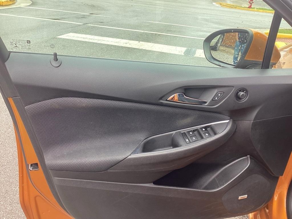 Chevrolet Cruze LT Auto Hatchback 2017