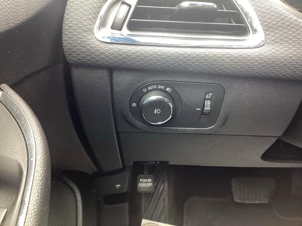 Chevrolet Cruze LT Auto Hatchback 2017