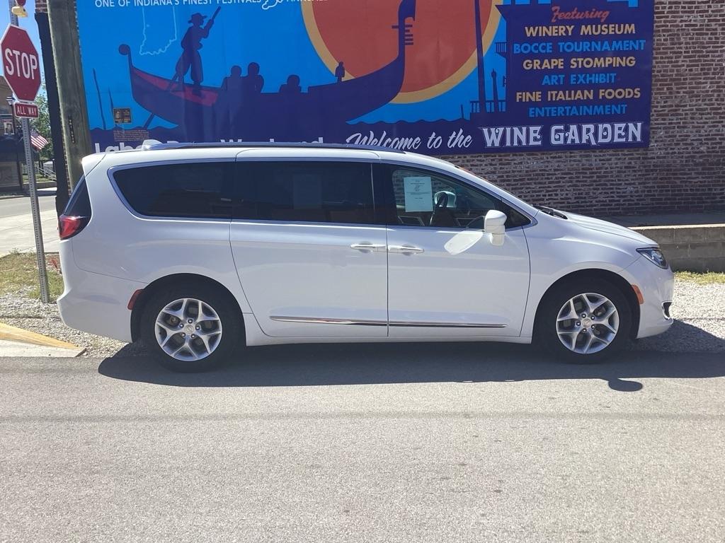 Chrysler Pacifica Touring-L 2020