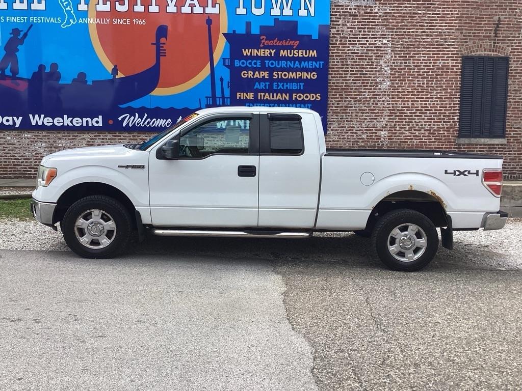 Ford F-150 XL SuperCab 8-ft. Bed 4WD 2012