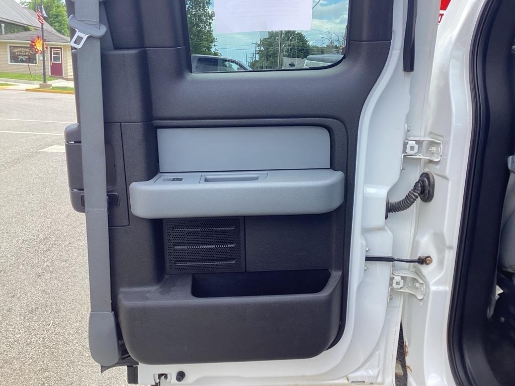 Ford F-150 XL SuperCab 8-ft. Bed 4WD 2012