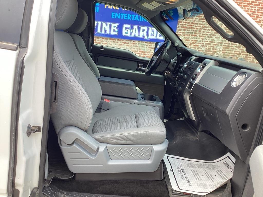 Ford F-150 XL SuperCab 8-ft. Bed 4WD 2012