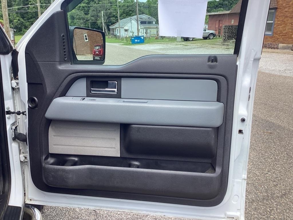 Ford F-150 XL SuperCab 8-ft. Bed 4WD 2012