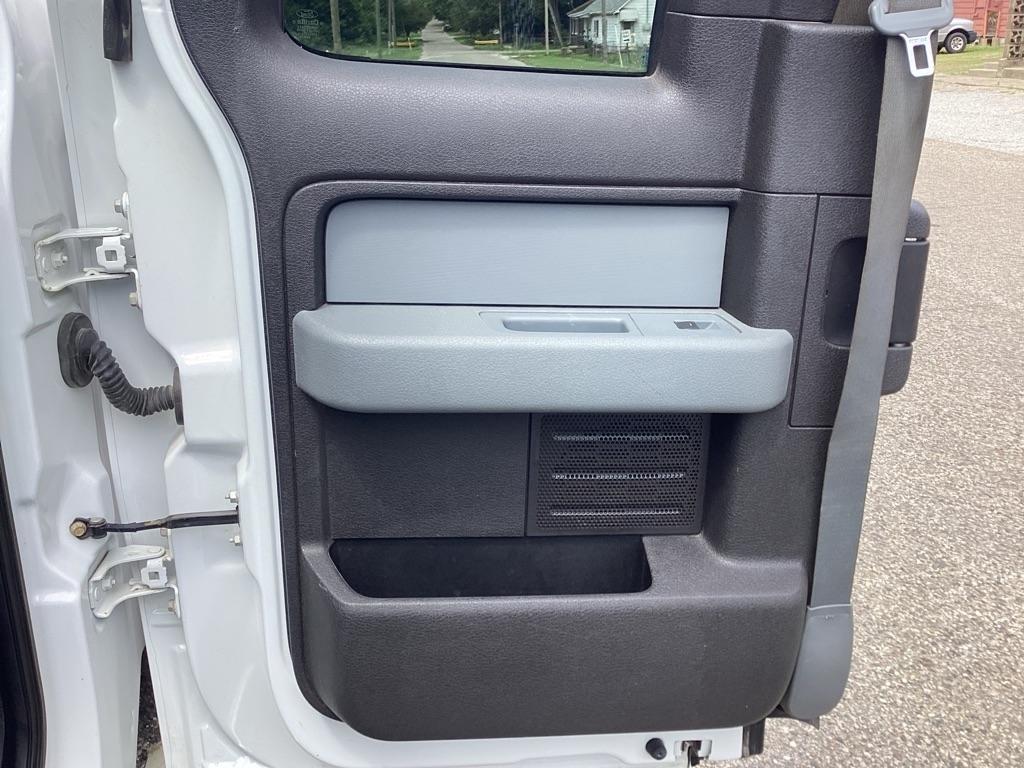 Ford F-150 XL SuperCab 8-ft. Bed 4WD 2012