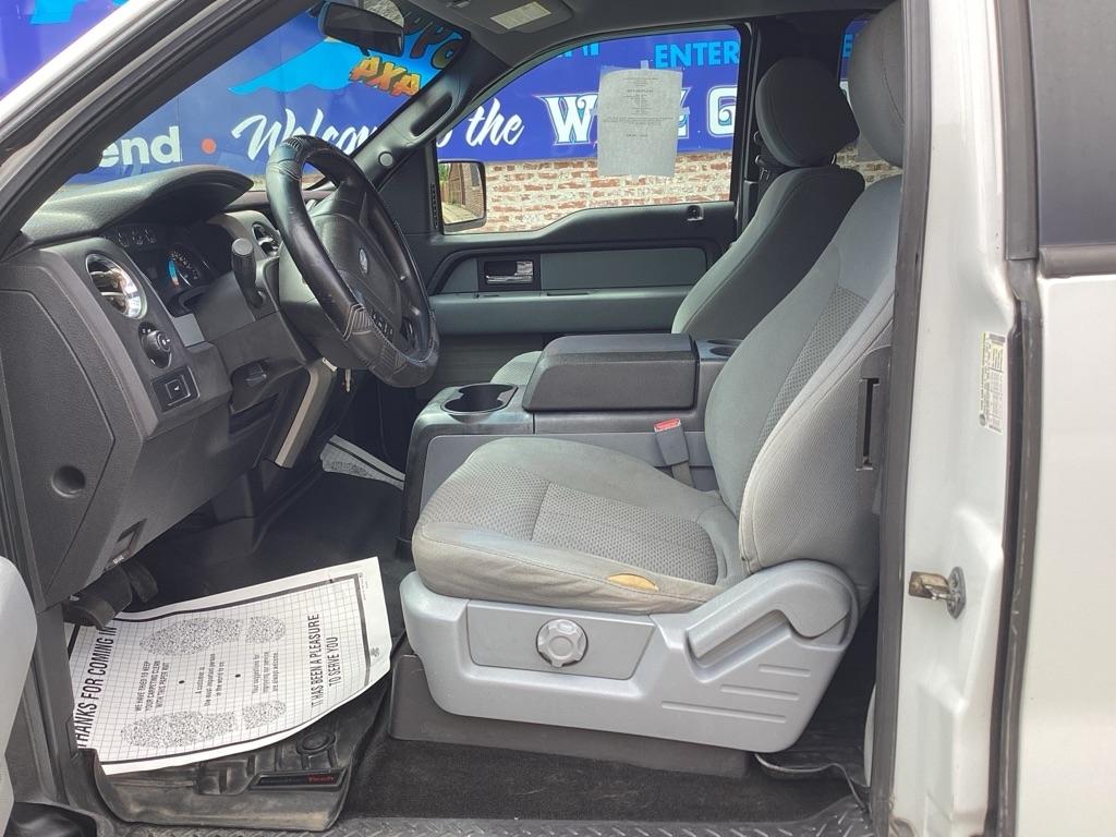 Ford F-150 XL SuperCab 8-ft. Bed 4WD 2012