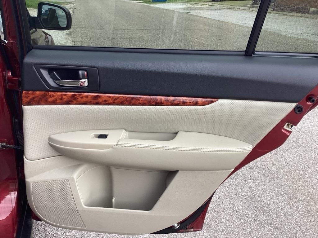 Subaru Outback 2.5i Limited 2011