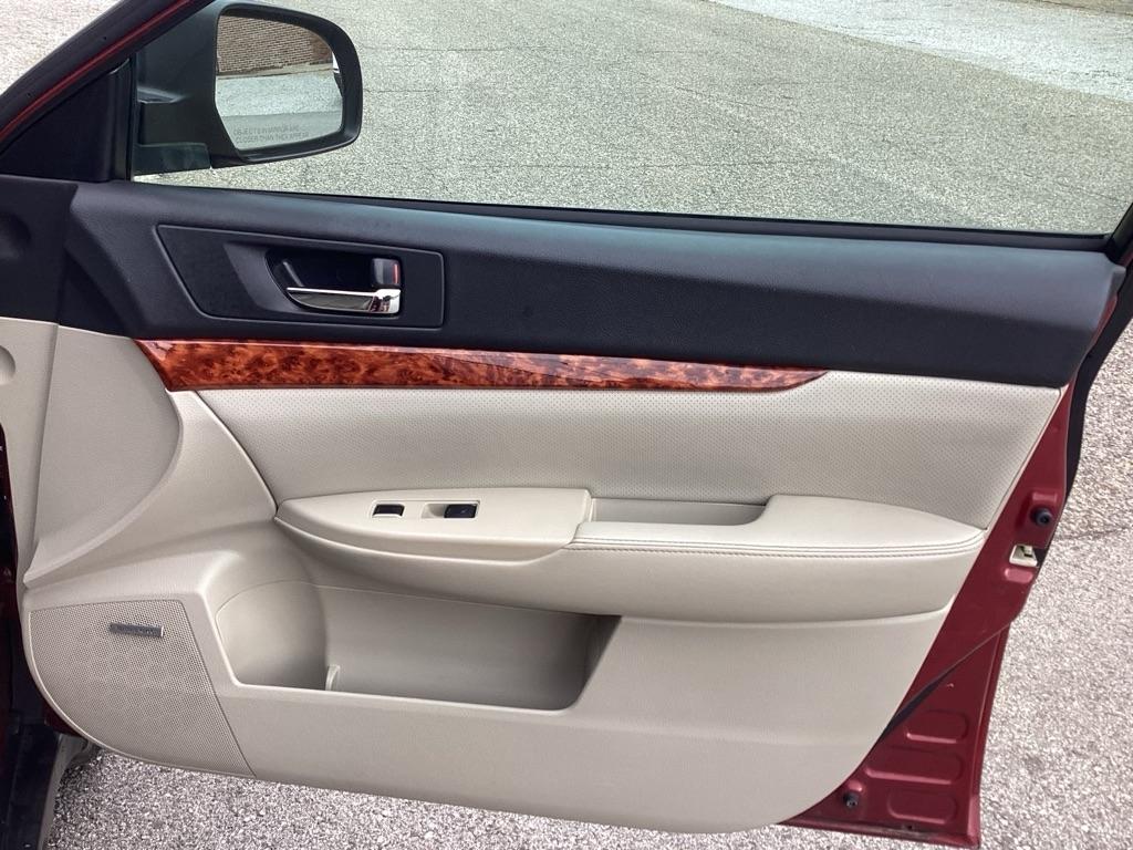 Subaru Outback 2.5i Limited 2011