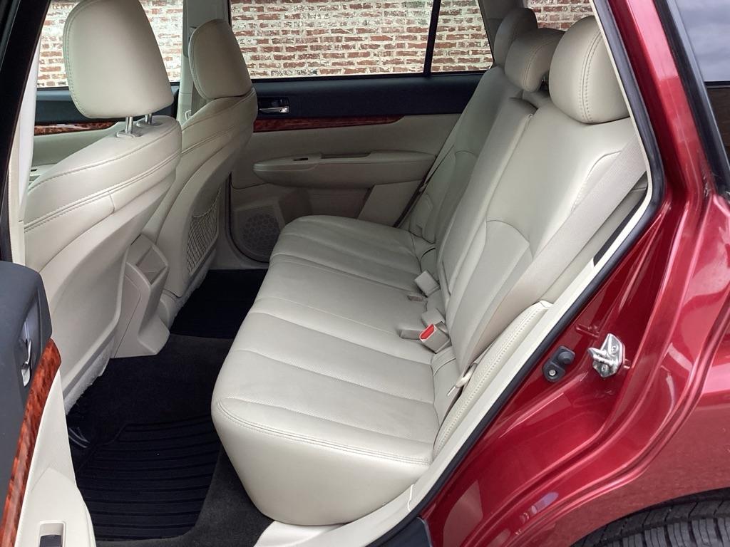 Subaru Outback 2.5i Limited 2011