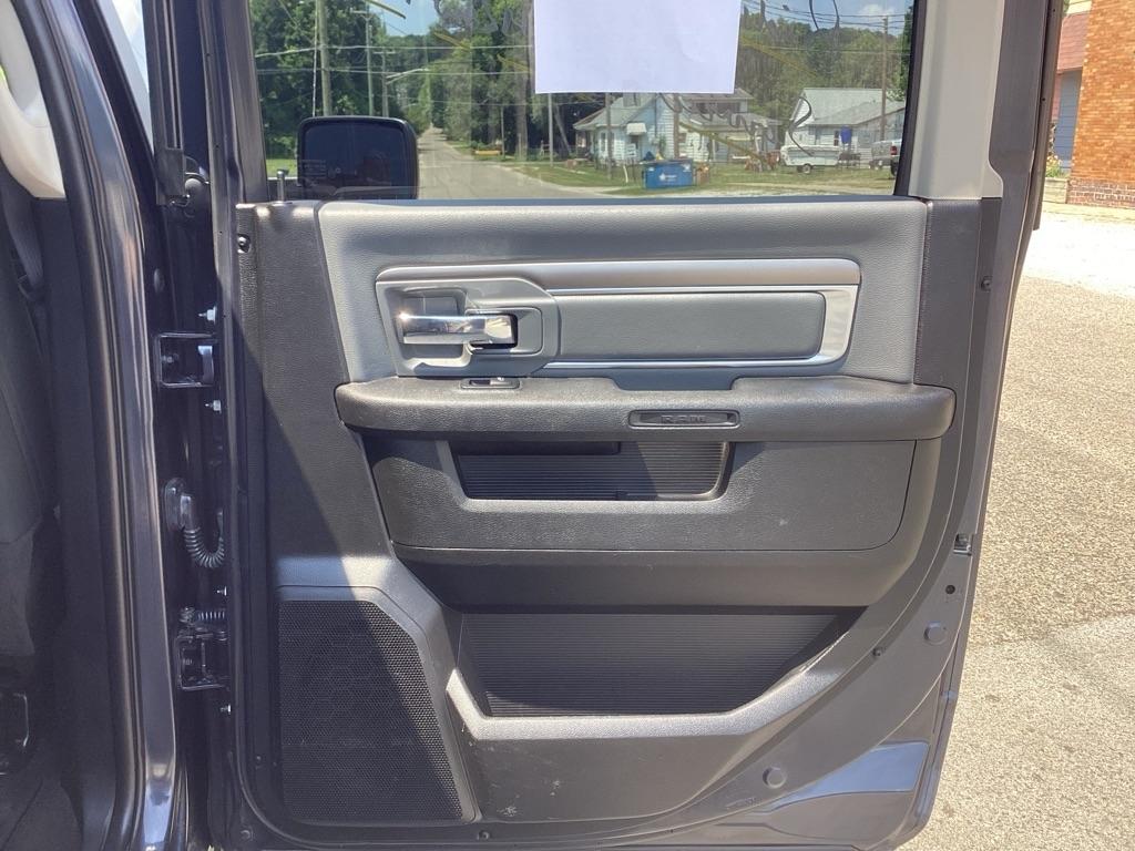 RAM 1500 Classic Tradesman Crew Cab SWB 4WD 2021