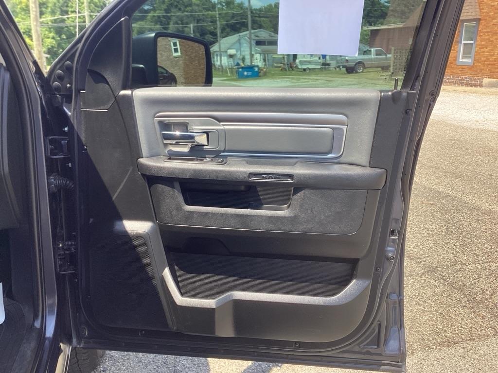 RAM 1500 Classic Tradesman Crew Cab SWB 4WD 2021
