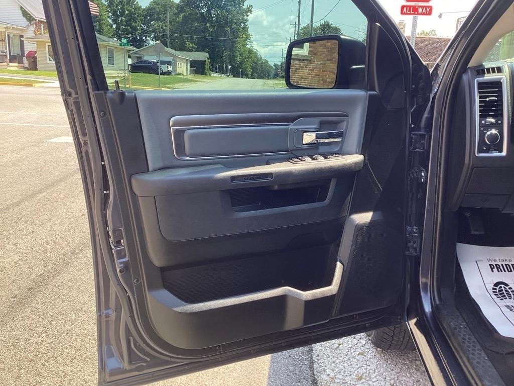 RAM 1500 Classic Tradesman Crew Cab SWB 4WD 2021