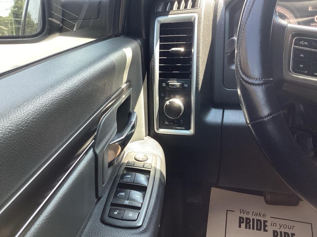 RAM 1500 Classic Tradesman Crew Cab SWB 4WD 2021