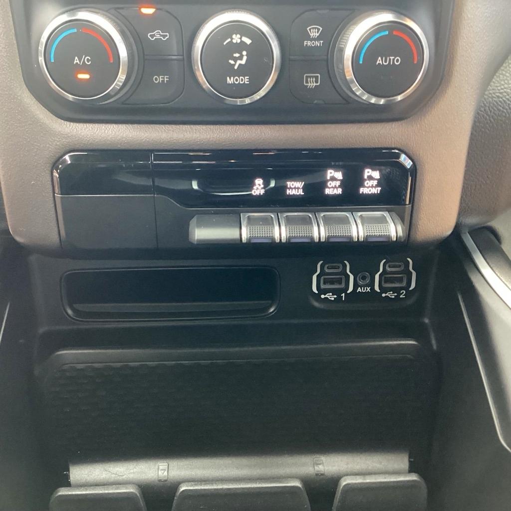 RAM 1500 Big Horn Quad Cab 4WD 2020