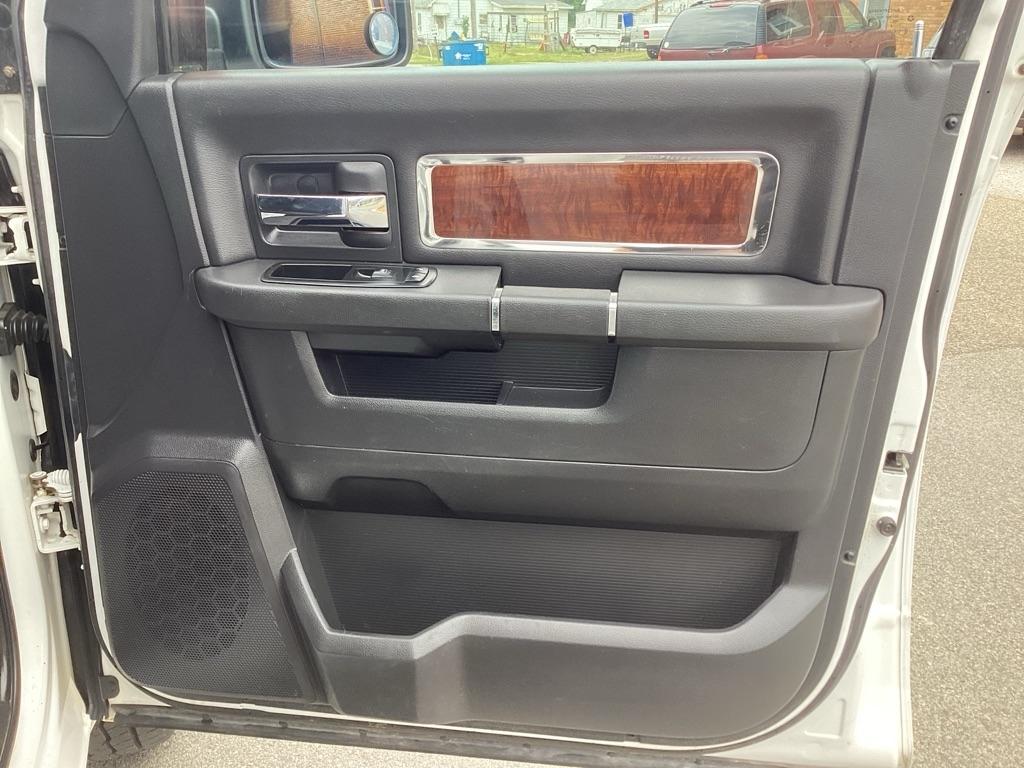 Dodge 1500 Laramie Crew Cab 4WD 2012