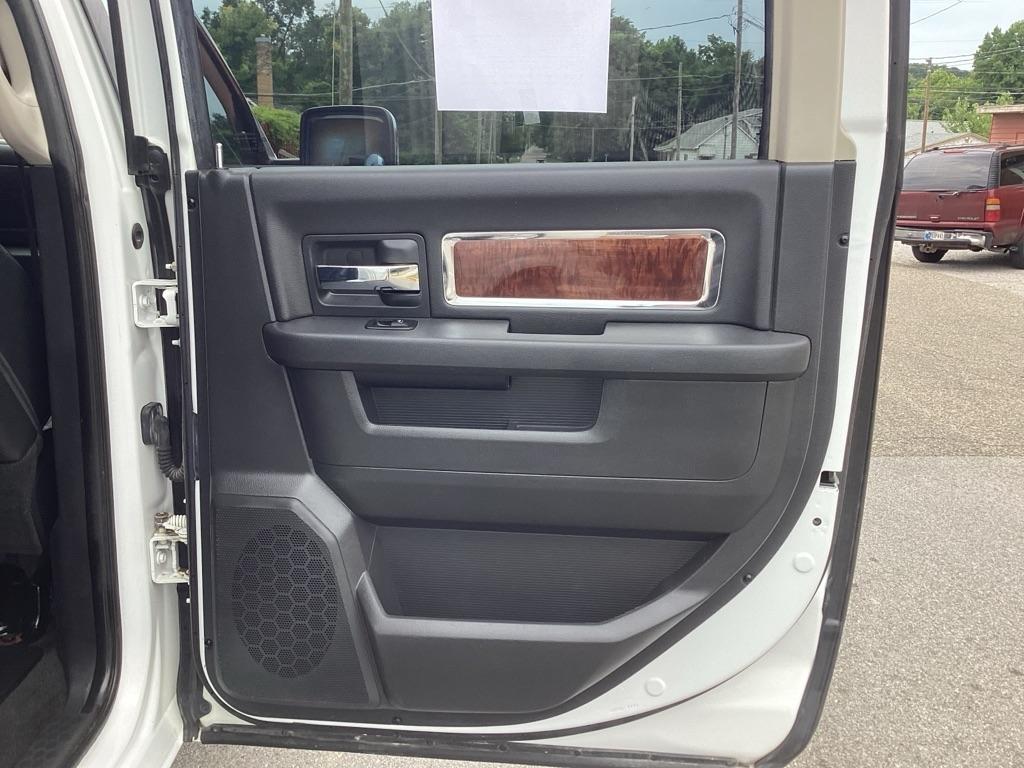 Dodge 1500 Laramie Crew Cab 4WD 2012