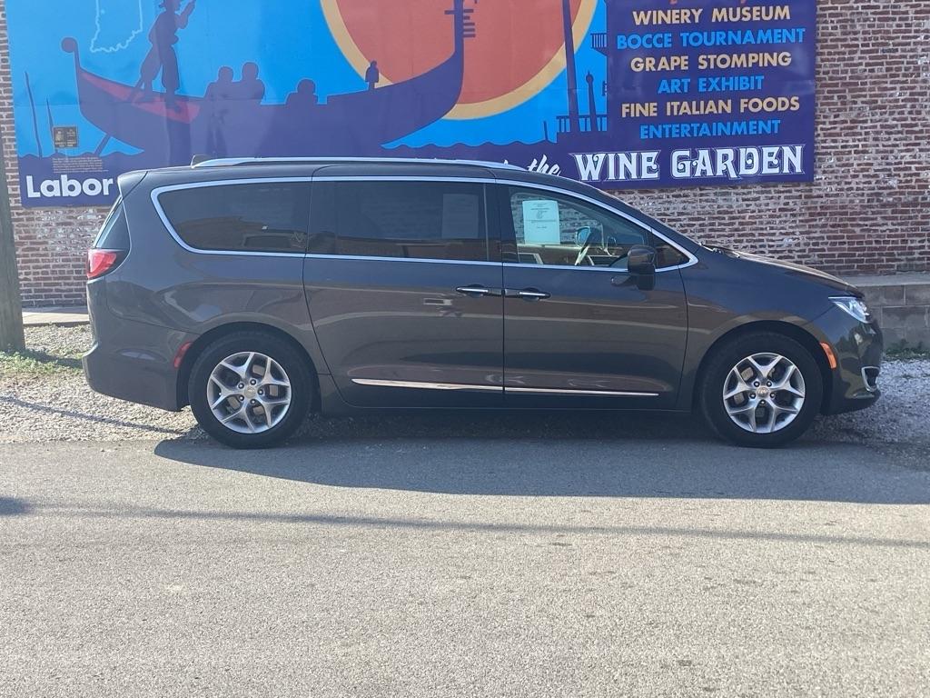 Chrysler Pacifica Touring-L Plus 2019