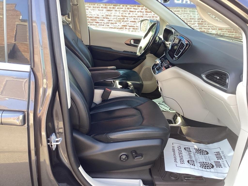 Chrysler Pacifica Touring-L Plus 2019