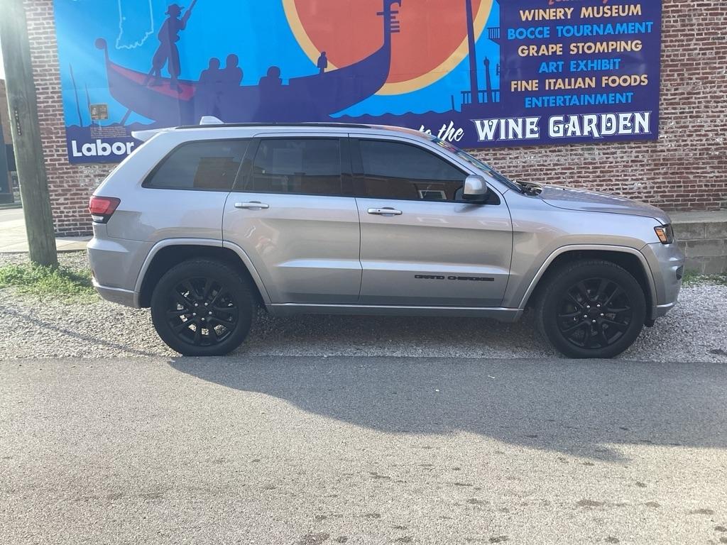 Jeep Grand Cherokee Laredo 4WD 2018