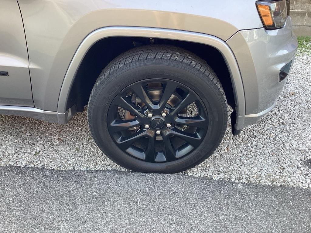 Jeep Grand Cherokee Laredo 4WD 2018