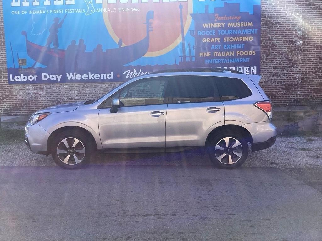 Subaru Forester 2.5i Premium PZEV CVT 2017