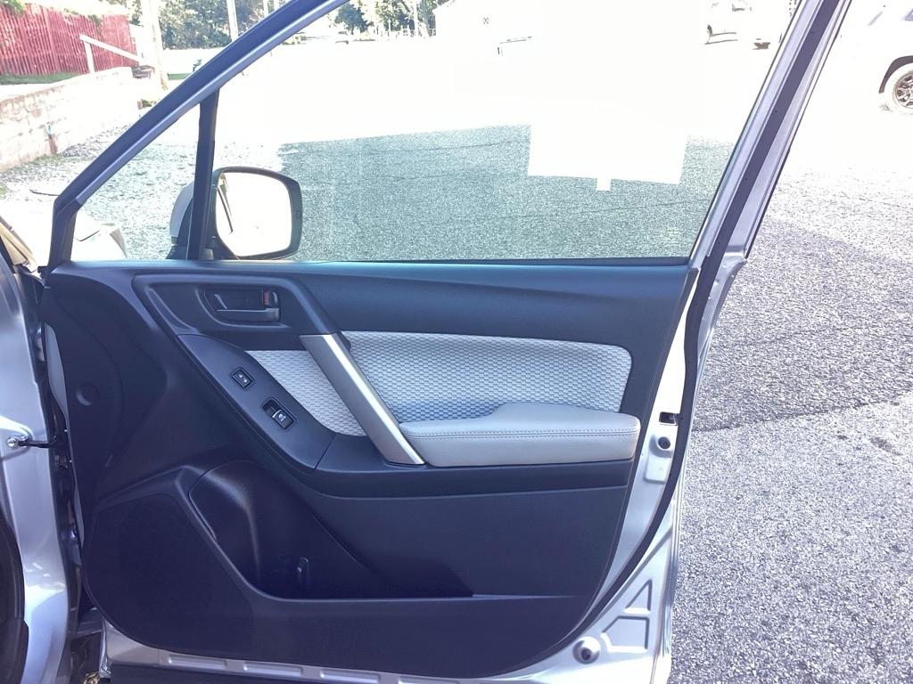 Subaru Forester 2.5i Premium PZEV CVT 2017