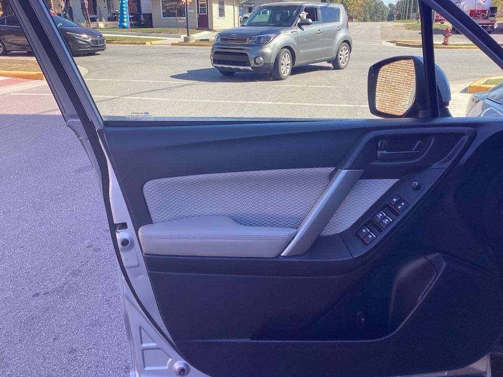 Subaru Forester 2.5i Premium PZEV CVT 2017