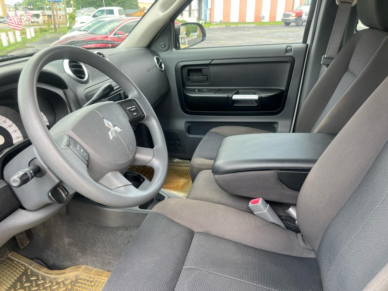 Mitsubishi Raider  2006