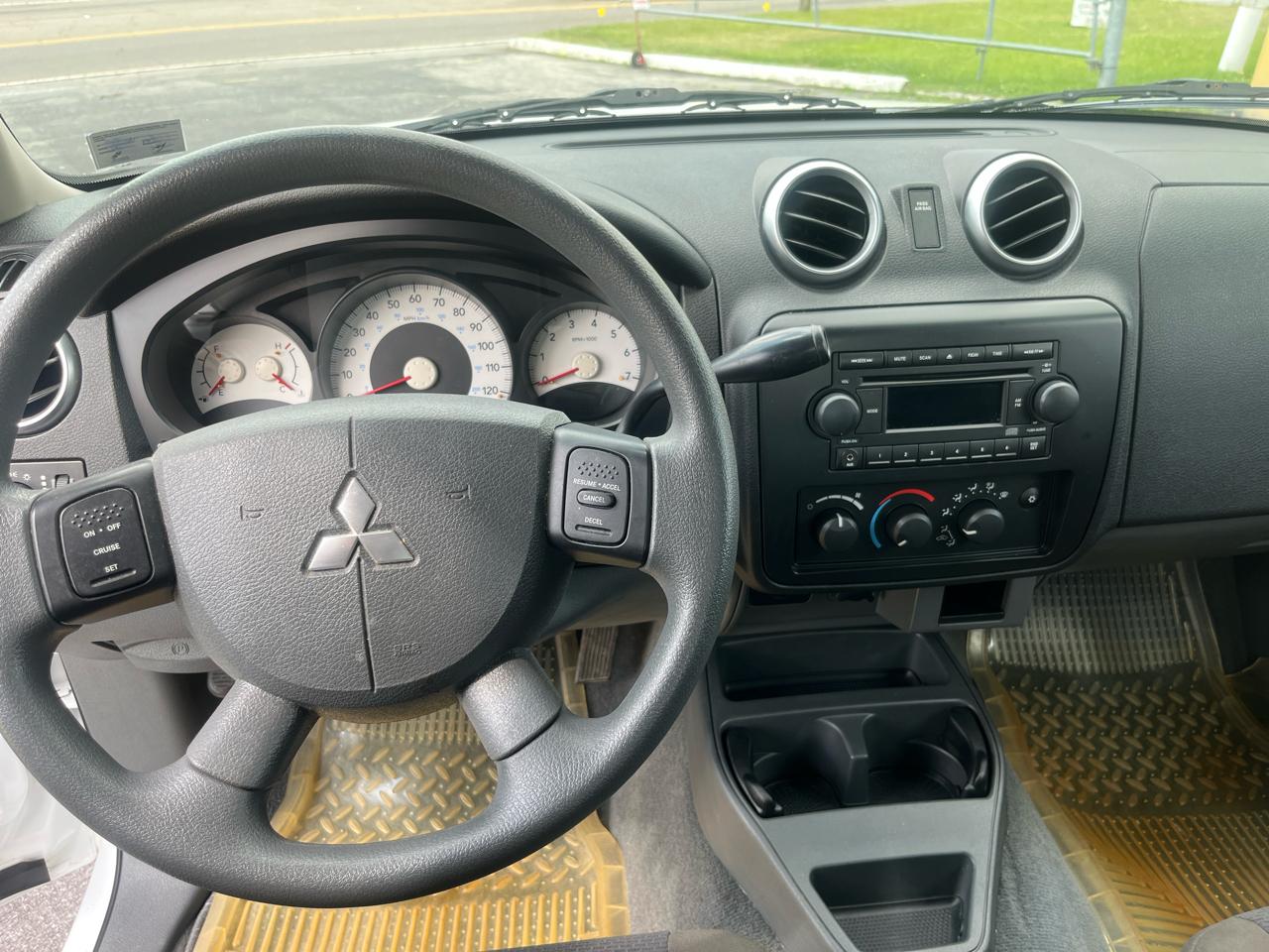 Mitsubishi Raider  2006