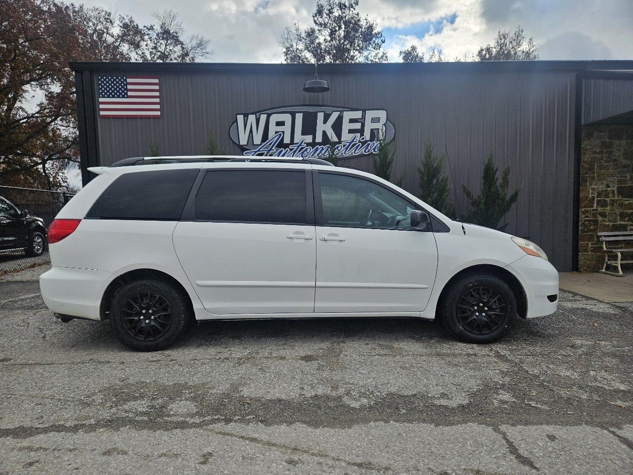 2009 Toyota Sienna CE FWD 7-Passenger