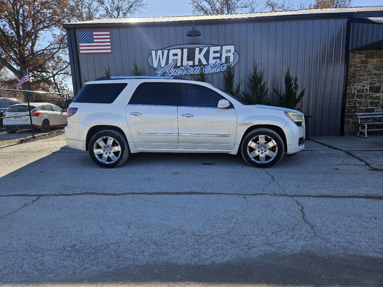 2013 GMC Acadia Denali's photo