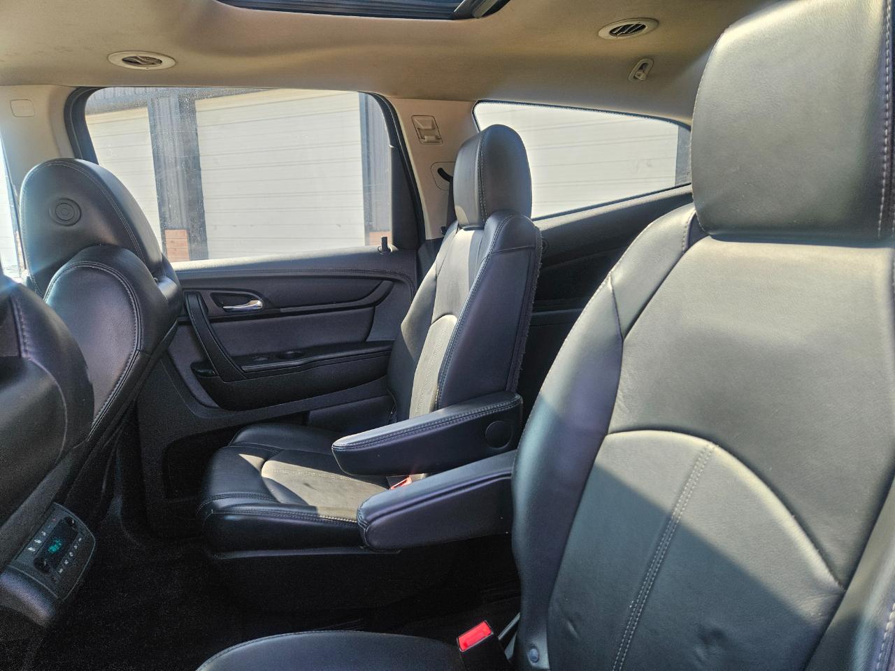2013 Chevrolet Traverse 2LT - Photo 12
