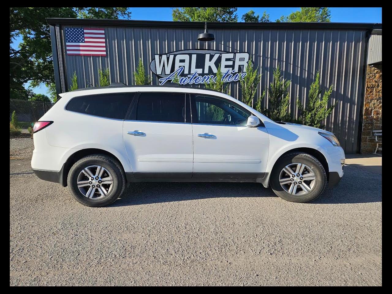 2017 Chevrolet Traverse 2LT FWD's photo