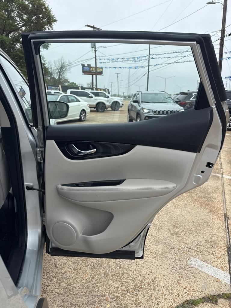 Nissan Rogue Sport FWD SV 2021