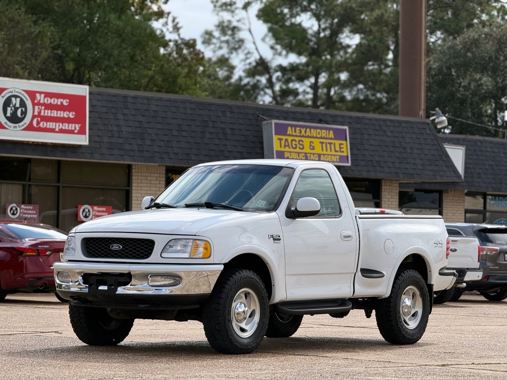 Ford F-150 4WD Reg Cab 126" XLT 1998