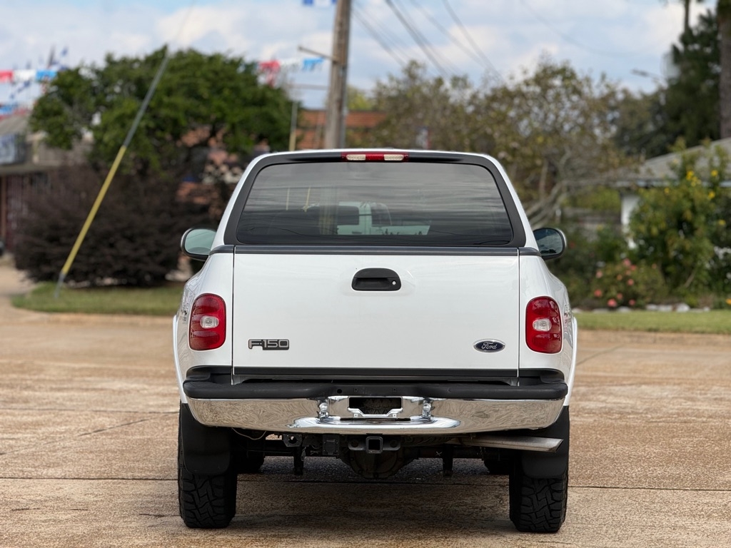 Ford F-150 4WD Reg Cab 126" XLT 1998