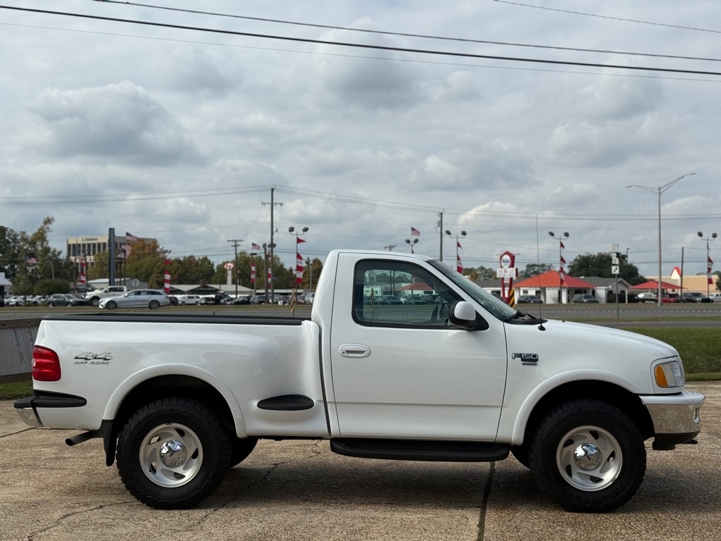 Ford F-150 4WD Reg Cab 126" XLT 1998