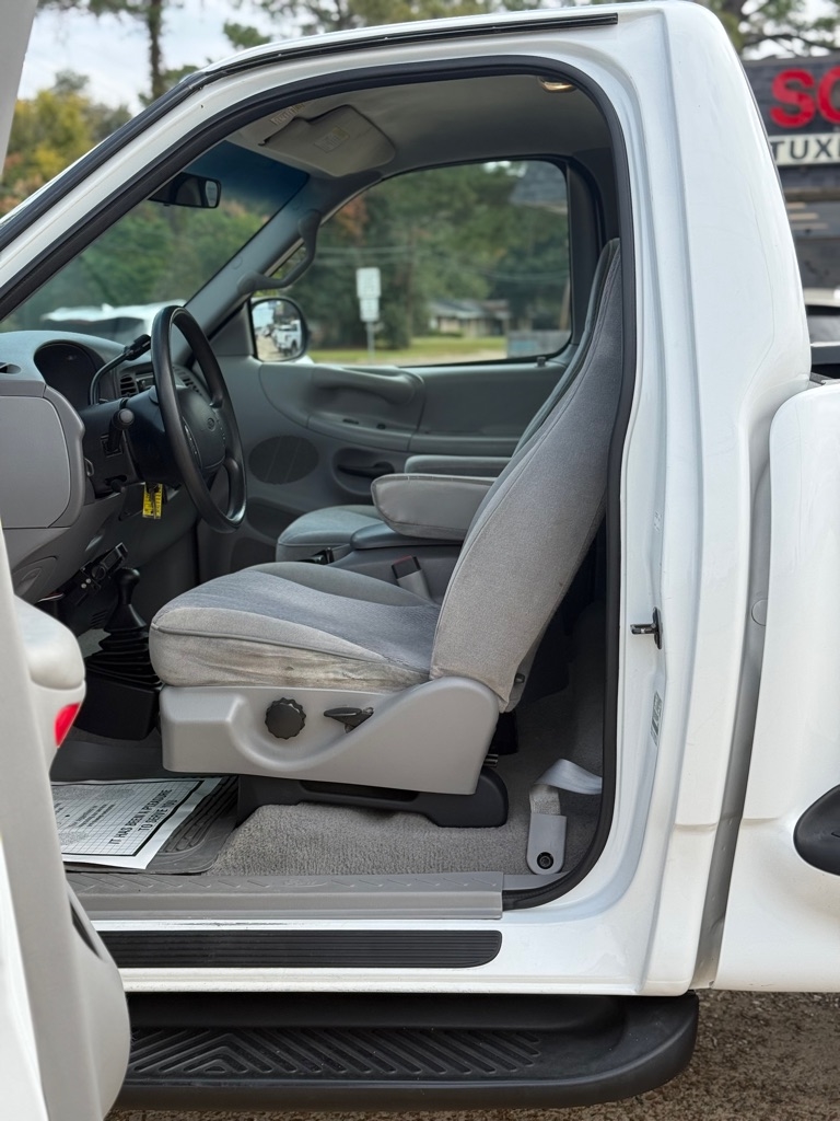 Ford F-150 4WD Reg Cab 126" XLT 1998